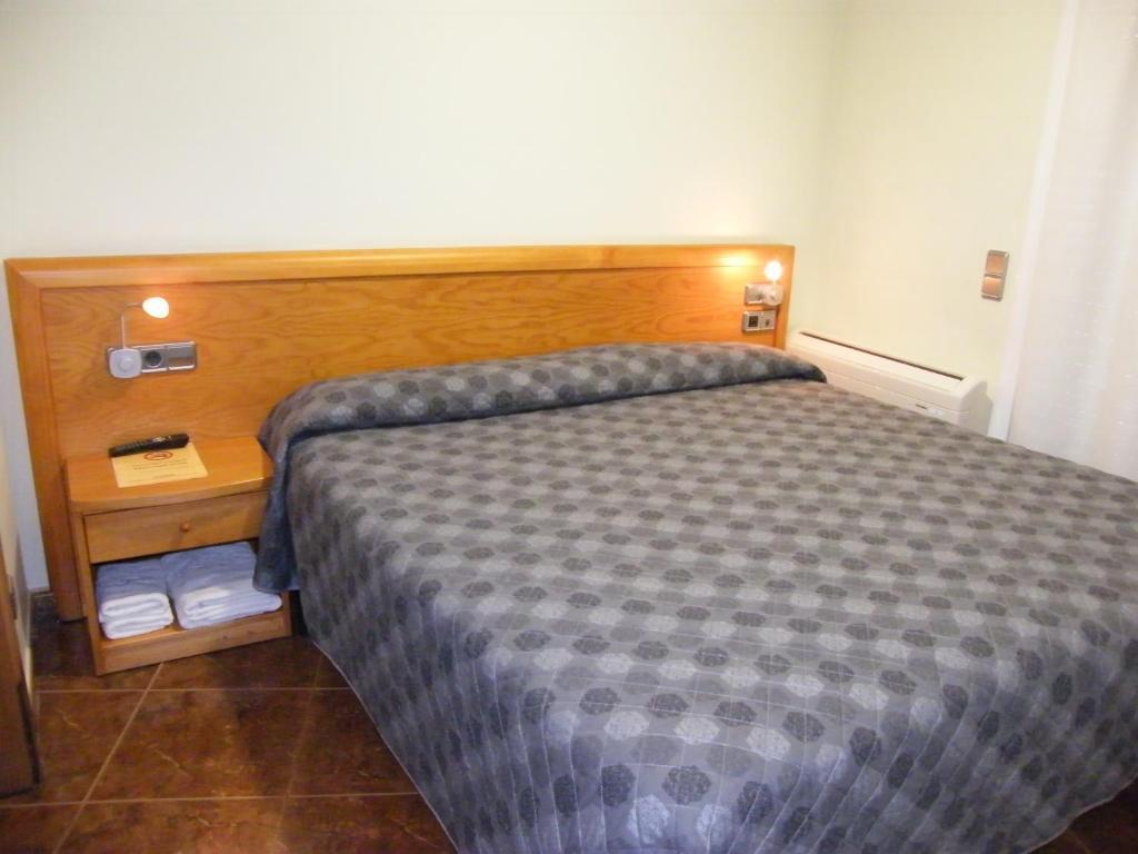 Amolls Restaurant I Habitacions Olot Zimmer foto